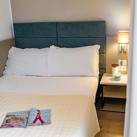 Hotel Pigalle Лидо-ди-Езоло Экстерьер фото
