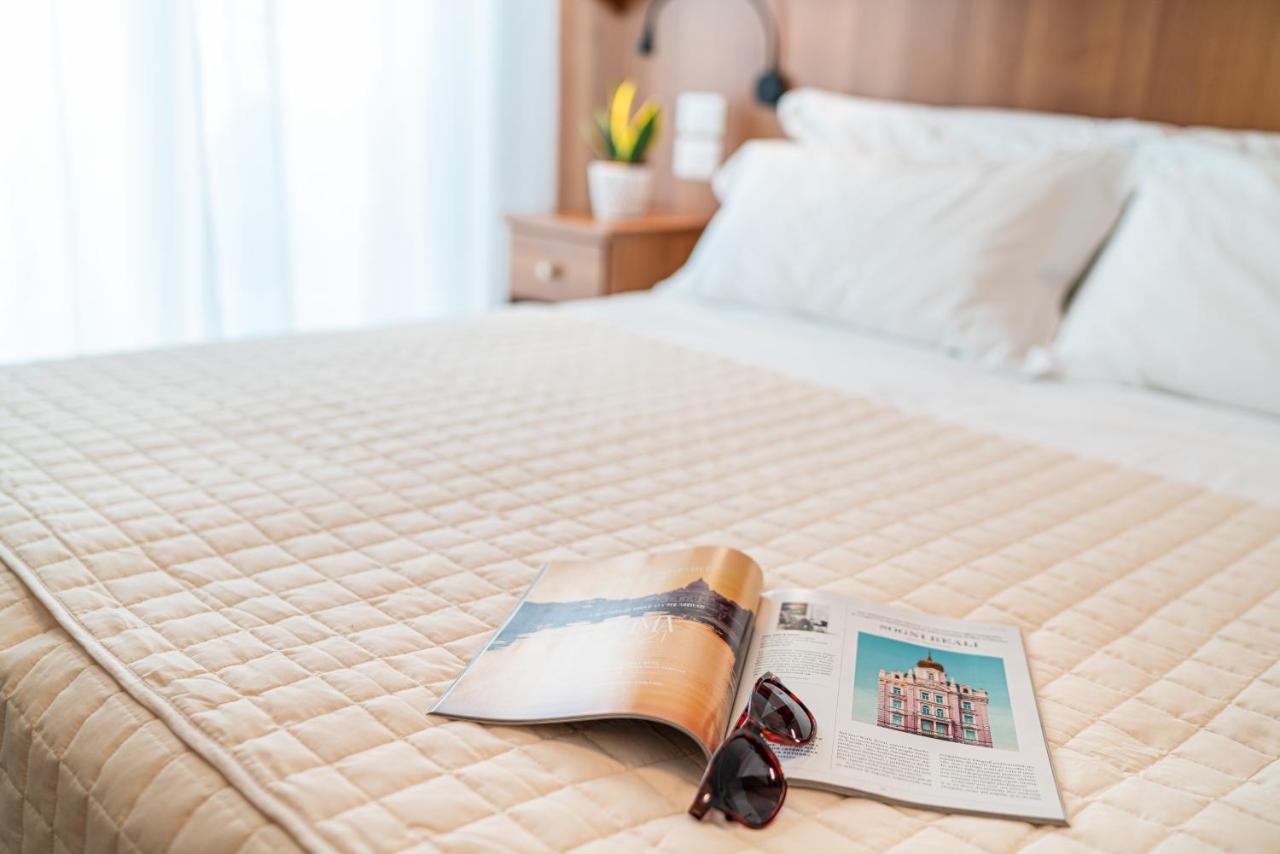 Hotel Pigalle Лидо-ди-Езоло Экстерьер фото